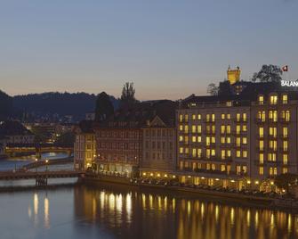 Hotel des Balances - Lucerne - Building