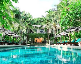 Signature Phuket Resort - Chalong - Piscina