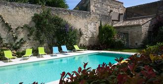 Les Jardins de la Livrée - Avignon - Bể bơi
