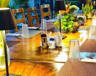 Show Pony Ranchero Resort - Boutique Beach Hotel - Remedios