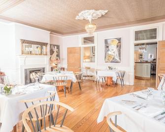 The Historic General Lewis Inn - Lewisburg - Restaurace