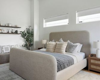 Modern Luxury Art Themed Getaway - Dallas - Sala de estar