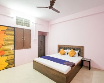 Hotel O Gogo Guest House - Rewa - Bedroom