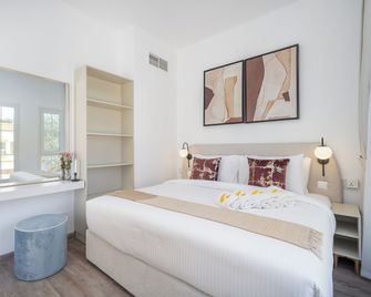 Vogue Vacation Homes, Springs Emirates Living near The Springs Souk, JBR, Marina, Mall of the Emirates, Spacious Villa with Garden and access to Lake and all Amenities in the Community - Dubai - Habitació