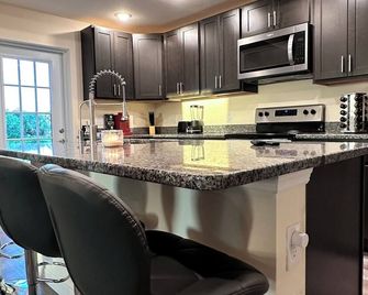 Gorgeous Jacuzzi home in Labelle - LaBelle - Cuisine