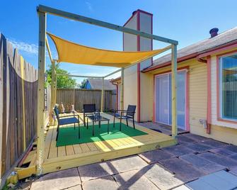Houston Area Home with Yard - 5 Mi to Sugar Lakes! - Stafford - Patio
