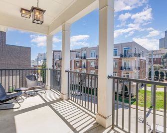 Belwood Manor-Across from Parthenon-5 Min Broadway - Nashville - Balcony