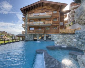 Apartment La Forêt 5 - Spa access - Centre Station - Nendaz - Басейн