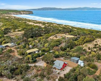 'Little Secret' Charming Clifton Beach Sanctuary - Clifton Beach - Outdoor view