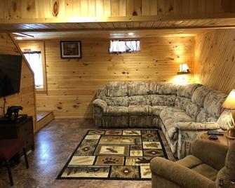 Great Location For Orv/Snowmobiling, Hunting And Fishing - Luther - Sala de estar