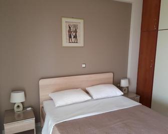 Galini Apartments - Kalamata - Bedroom