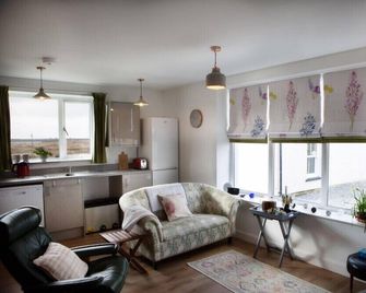 Ceannard Cottage - Isle of South Uist - Living room