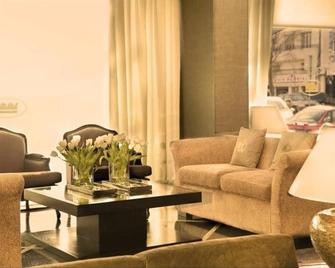 Hotel Real Parque - Lisbon - Living room