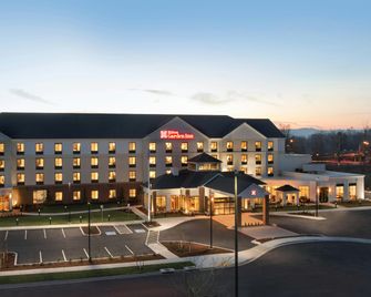 Hilton Garden Inn Medford - Medford - Edificio