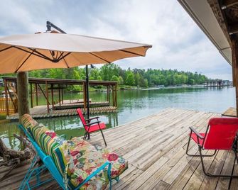 Private Lakefront Home - Morganton - Patio