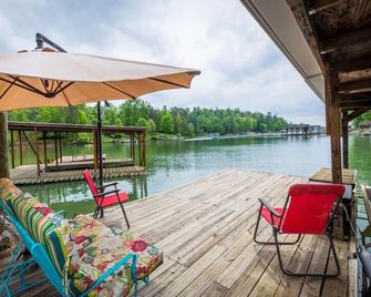 Private Lakefront Home - Morganton - Patio