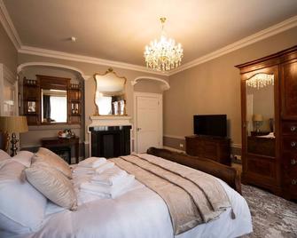 East Walls Hotel - Chichester - Bedroom