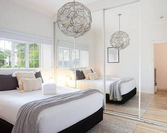 Super tranquil 2BR unit only 3mins from the Beach - Sydney - Chambre