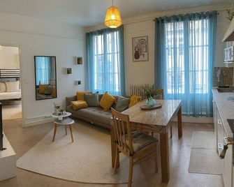 Bright and renovated 2-room apartment, Center - Vitry-le-François - Wohnzimmer