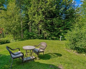 Rock Haven Sugar House - Field and Farm - Reading - Patio