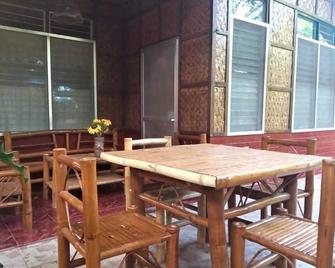 Felipa Beach and Guesthouse - Lotus - Dumaguete City - Building