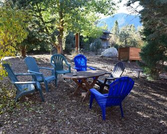 Heidi's Mountain Retreat -Enjoy Fall Colors and new spa sauna room. - Frazier Park - Patio