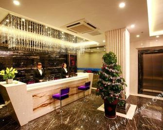 Tianhe Fashion Hotel - Zhongwei - Рецепція