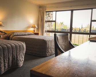 Distinction Mackenzie Country Hotel - Twizel - Bedroom
