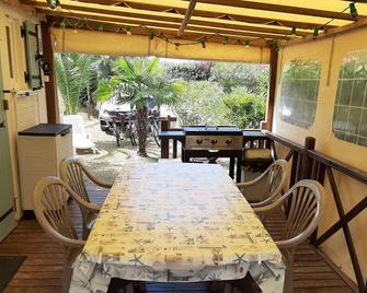 Chalet Saint Pierre D'oleron In Private Residence 4/6 People With Swimming Pool - Saint-Pierre-d'Oléron - Restaurant