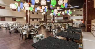 Holiday Inn Hotel & Suites Oklahoma City North - אוקלהומה סיטי - מסעדה