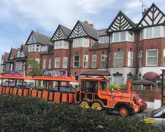 The Trinity - Bridlington - Toà nhà