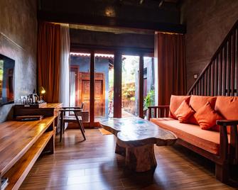 إبوه بالي هوتل - إيبوه - غرفة معيشة