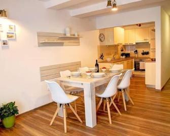 Apartment Vita near Terme Paradiso - Catez Ob Savi - Comedor