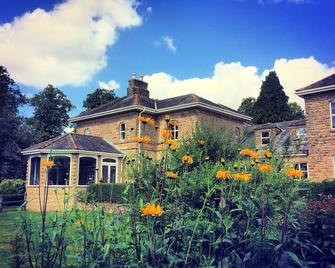 Walltree House - Brackley - Building