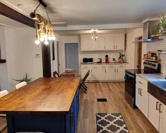 Lovely 2 Bedroon Ranch in Elmira Heights - Ельміра - Кухня