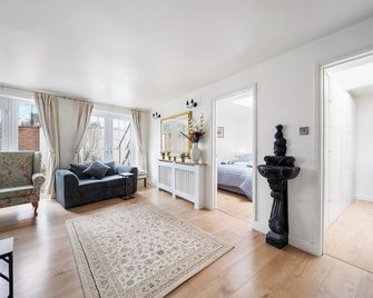 Charming Cottage in Hampstead Heath - London - Living room