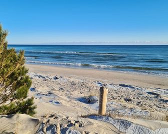 Cozy Swedish log cabin on a farm 2.5 km from the Baltic Sea - Lilla Beddinge - Playa