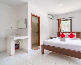 Ganandra Stay Denpasar - Denpasar - Quarto