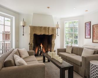 The Bergson - Calistoga - Living room