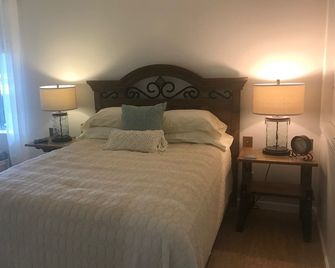Cozy sunrise suite at waters edge - Sunrise Beach - Habitación