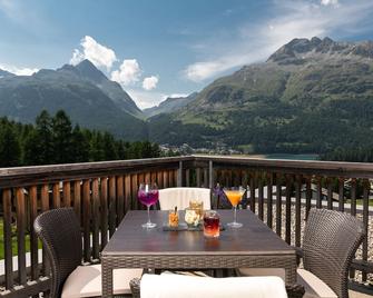 Nira Alpina - Member of Design Hotels - Silvaplana - Balkon