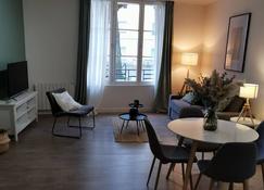 Appartement F2 Cosy Proche De L'hyper Centre - Caen - Restoran