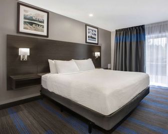 Days Inn by Wyndham Barrie - Barrie - Yatak Odası