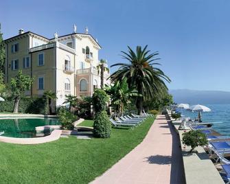 Hotel Monte Baldo e Villa Acquarone - Gardone Riviera - Toà nhà