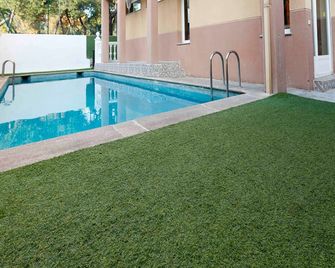 Hostal Escala Suites - Madrid - Piscina