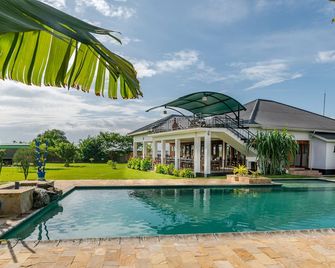 Moyoni Airport Lodge - Arusha - Pool