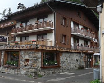 Le Marti - Chamonix - Building