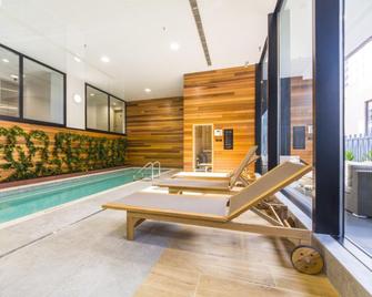 Star Victoria Serviced Apartments - Auckland - Pool