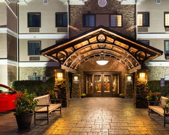 Staybridge Suites O'Fallon Chesterfield - O'Fallon - Edificio