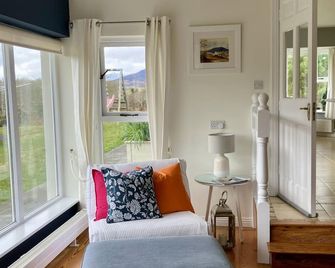 Beautiful Oakleaf Cottage, Westport, Co Mayo - Westport - Living room